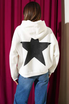 Yıldız Baskılı Kapüşonlu Şardonlu Sweat Ekru - Kadın Giyim Modelleri