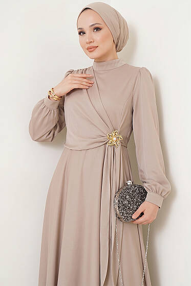 Yıldız Gold Toka Detaylı Saten Abiye Elbise Bej - Elbise