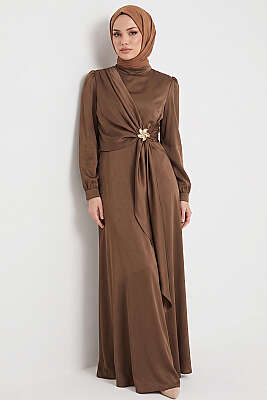 Yıldız Gold Toka Detaylı Saten Abiye Elbise Kahve - Elbise