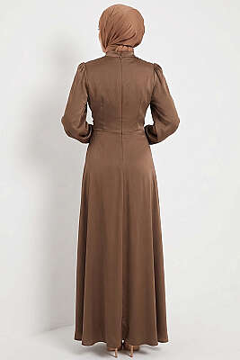 Yıldız Gold Toka Detaylı Saten Abiye Elbise Kahve - Elbise