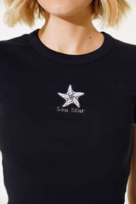 Yıldız Nakışlı T-shirt Siyah - Yılın Fırsatı