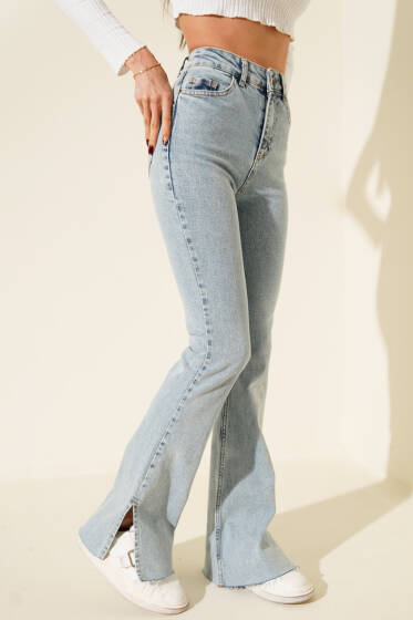 Yırtmaç Detaylı İspanyol Paça Kot Pantolon Kar Açık - Kadın Giyim Modelleri