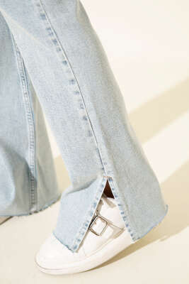 Yırtmaç Detaylı İspanyol Paça Kot Pantolon Kar Açık - Kadın Giyim Modelleri