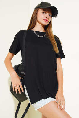 Yırtmaç Detaylı Viskon T-shirt Siyah 