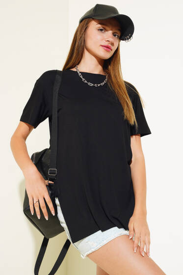 Yırtmaç Detaylı Viskon T-shirt Siyah - Yeni Giyim