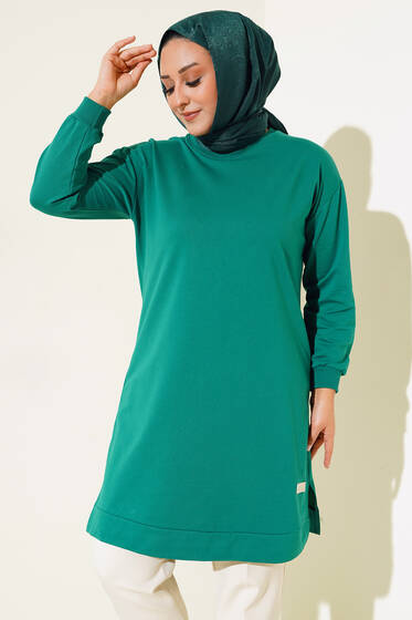 Yırtmaçlı Arma Detaylı Büyük Beden Tunik Zümrüt Yeşili - Tunik