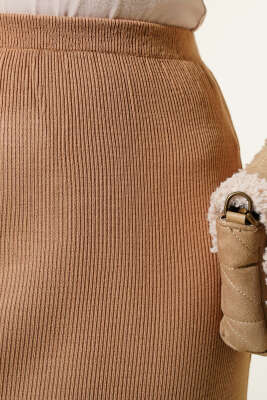 Yırtmaçlı Bel Lastikli Triko Etek Büsküvi - Uzun Etek