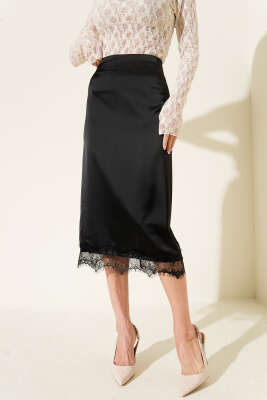 Yırtmaçlı Dantelli Midi Saten Etek Siyah - Kadın Giyim Modelleri