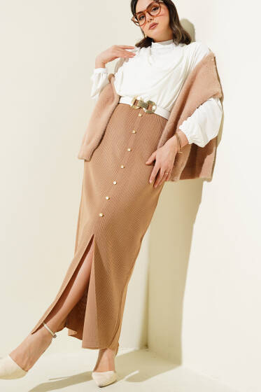 Yırtmaçlı Düğme Detaylı Triko Etek Büsküvi - Uzun Etek
