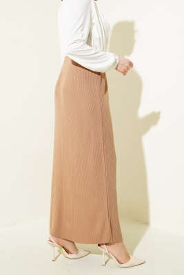 Yırtmaçlı Düğme Detaylı Triko Etek Büsküvi - Uzun Etek