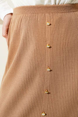 Yırtmaçlı Düğme Detaylı Triko Etek Büsküvi - Uzun Etek