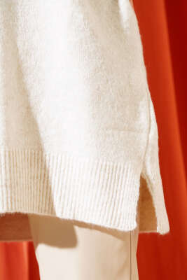 Yırtmaçlı Düz Yumoş Triko Tunik Kemik - Triko Tunik