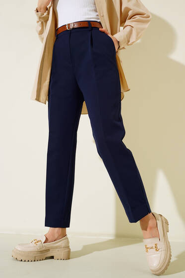 Yırtmaçlı Kemerli Pantolon Lacivert - 500-700 TL Ürünler