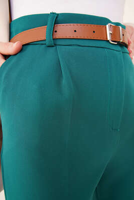 Yırtmaçlı Kemerli Zümrüt Yeşili Pantolon - Thumbnail