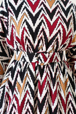 Yön Desenli Kemerli Bel Lastikli Elbise Bordo - Tesettür Elbise