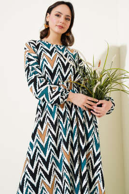 Yön Desenli Kemerli Bel Lastikli Elbise Zümrüt - Tesettür Elbise