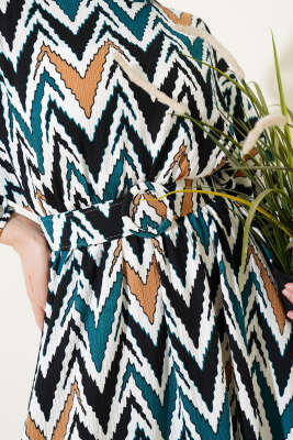 Yön Desenli Kemerli Bel Lastikli Elbise Zümrüt - Tesettür Elbise