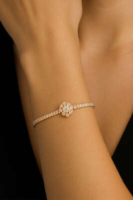 Yonca Motifli Taşlı Su Yolu Bileklik - Bileklik