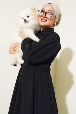 Kol Bilekleri Lastikli Boydan Düğmeli Elbise Siyah - Tesettür Elbise