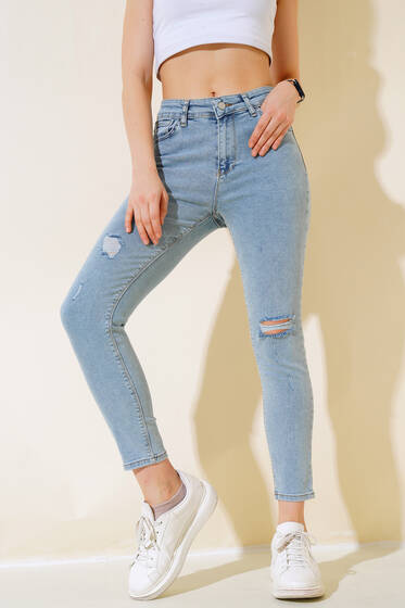 Yüksek Bel Dar Paça Lazerli Kot Pantolon Açık Mavi - Kadın Giyim Modelleri