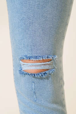 Yüksek Bel Dar Paça Lazerli Kot Pantolon Açık Mavi - Kadın Giyim Modelleri