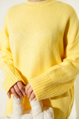 Yumoş Geniş Kollu Kazak Sarı - Triko Kazak