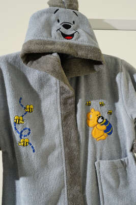 Yumuşak Dokulu Ayıcık Pooh Kapüşonlu Çocuk Bornozu Gri - Bornoz