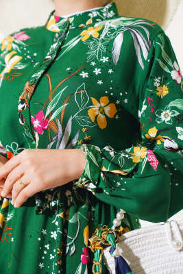 Zambak Desenli Kadın Zümrüt Elbise - Tesettür Elbise