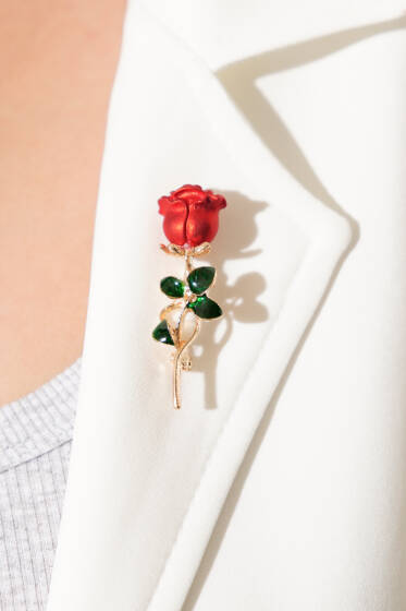 Zarif Gül Detaylı Broş Kırmızı - Broş