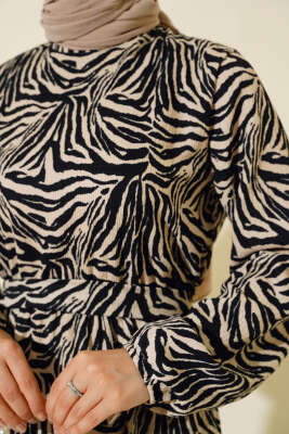 Zebra Desen Bel Lastikli Bürümcük Elbise Siyah - Tesettür Elbise