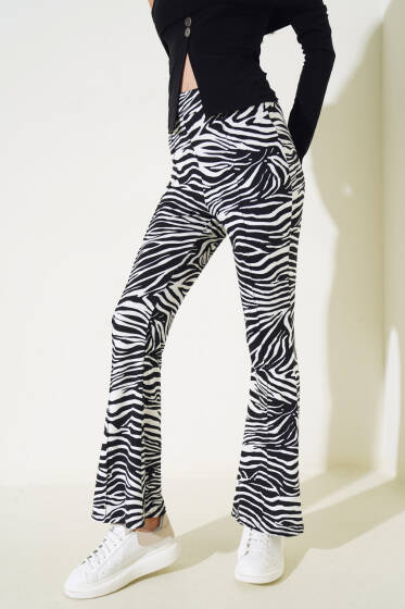 Zebra Desen İspanyol Paça Pantolon Siyah Beyaz - Kadın Giyim Modelleri