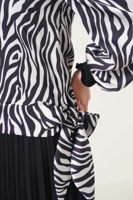 Zebra Desenli Yandan Bağlamalı Siyah Takım - Thumbnail