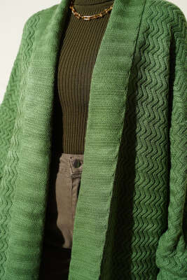 Zigzag Kabartmalı Triko Uzun Hırka Yeşil - 500-700 TL Ürünler