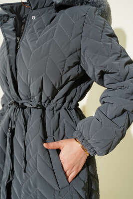 Zigzag Kapitone Kapüşonlu Şişme Mont Füme - Mont