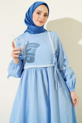 Zigzag Nakışlı Yan İpli Poplin Elbise Buz Mavisi - Elbise