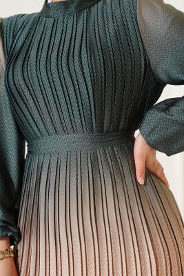 Zikzak Desenli Piliseli Abiye Elbise Yeşil - Tesettür Elbise