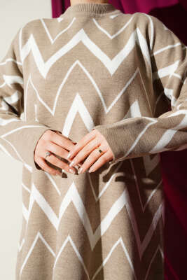 Zikzak Desenli Triko Tunik Bej - Yılın Fırsatı