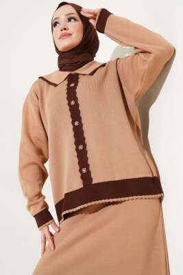 Zikzaklı Gömlek Yaka Etekli Triko Takım Latte - Triko İkili Takım