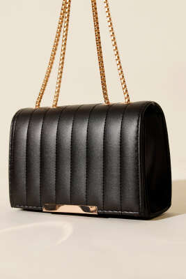 Zincir Askılı Dikdörtgen Çanta Siyah 