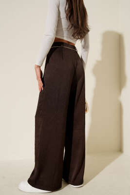 Zincir Kemerli Kırışık Saten Pantolon Kahve - Kadın Giyim Modelleri