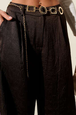 Zincir Kemerli Kırışık Saten Pantolon Kahve - Kadın Giyim Modelleri