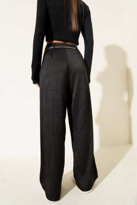 Zincir Kemerli Kırışık Saten Pantolon Siyah - Kadın Giyim Modelleri