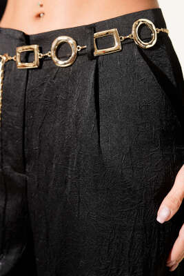 Zincir Kemerli Kırışık Saten Pantolon Siyah - Kadın Giyim Modelleri