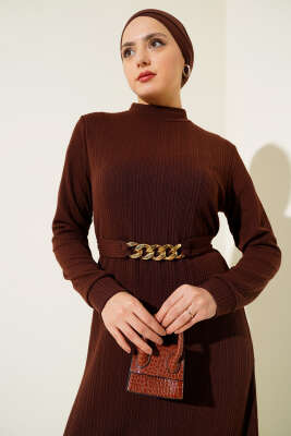 Zincir Kuşaklı Fitilli Elbise Acı Kahve - Tesettür Elbise